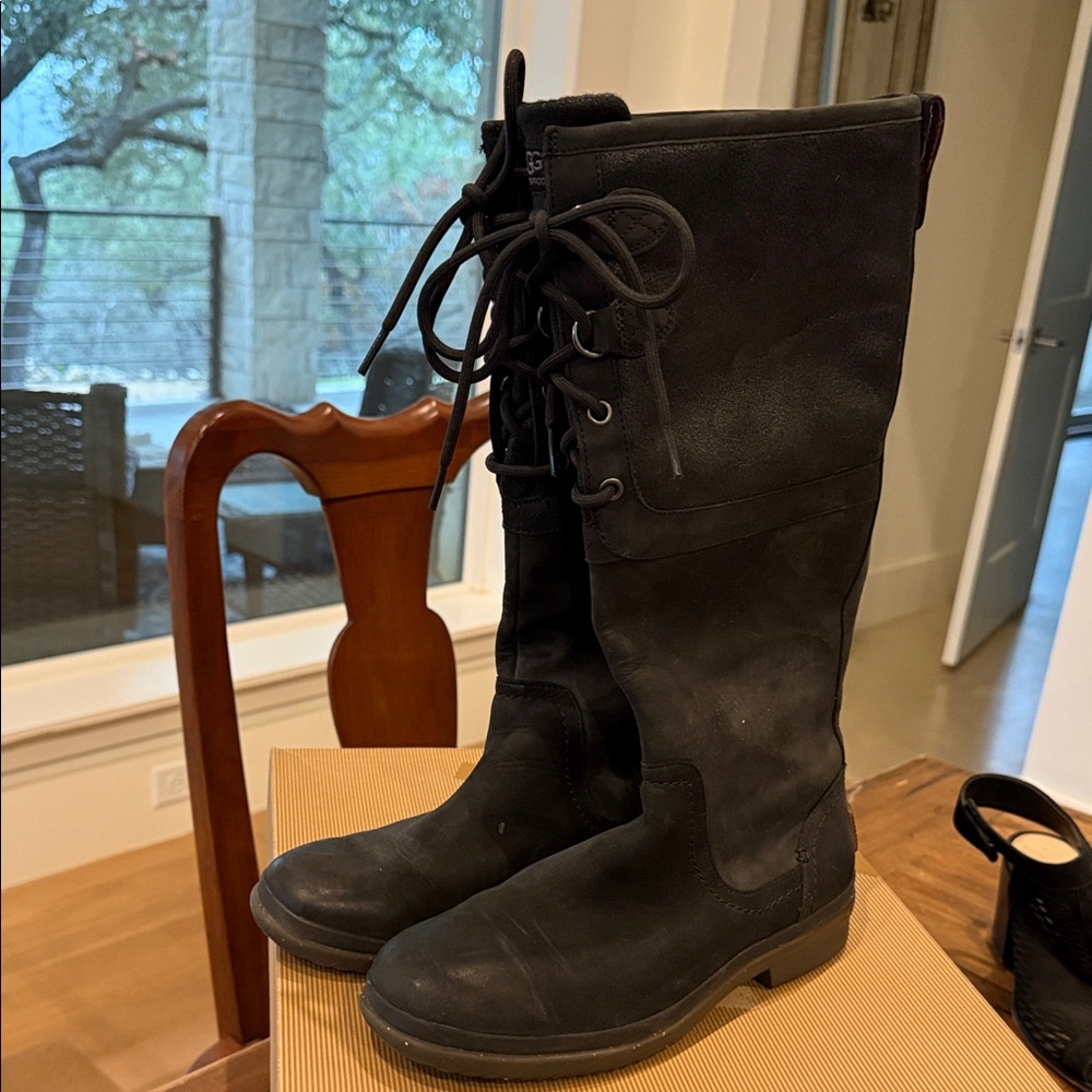 UGG Black Women's Lace-Up Boots